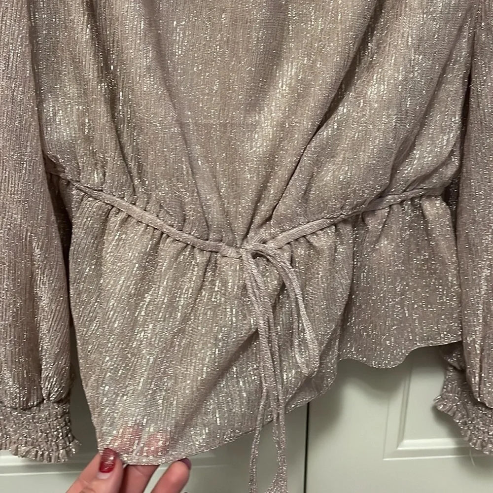 Sparkle Top White House Black Market - Picture 5 of 6